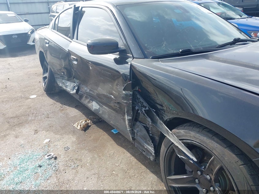 2017 Dodge Charger VIN 2C3CDXCT9HH528275 IAAI salvage auction — RIGHT SIDE, Salvage Title, sold $4,400 on 2026-09-02 (photo 6)
