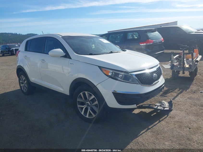 2015 Kia Sportage VIN KNDPBCACXF7703141 IAAI salvage auction — LEFT FRONT, Salvage Title, sold $1,400 on 2026-07-14 (photo 1)