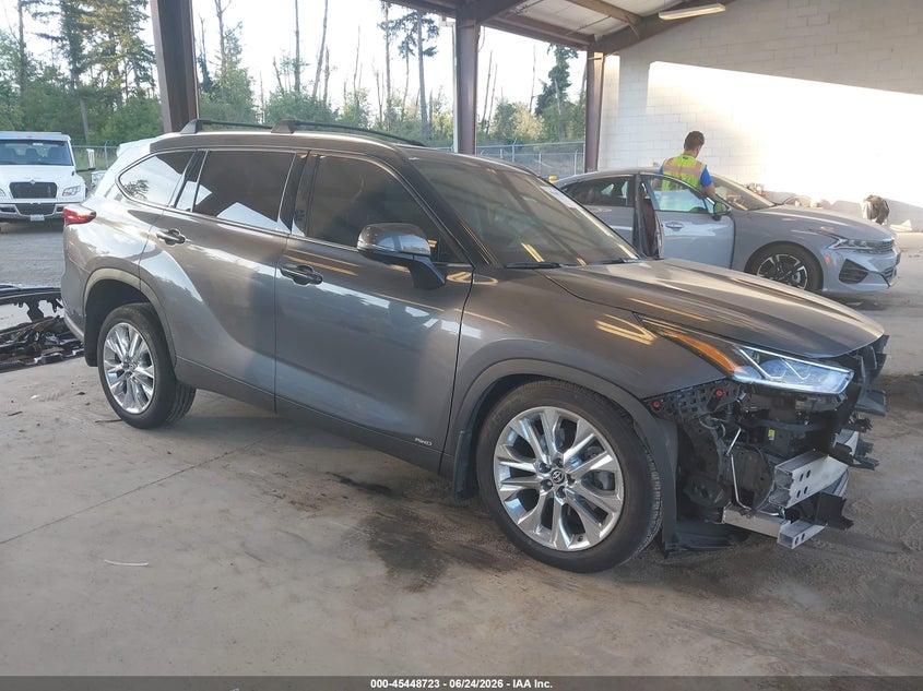 2023 Toyota Highlander VIN 5TDXBRCH8PS121185 IAAI salvage auction — FRONT END, Salvage Title, sold $20,100 on 2026-07-12 (photo 1)