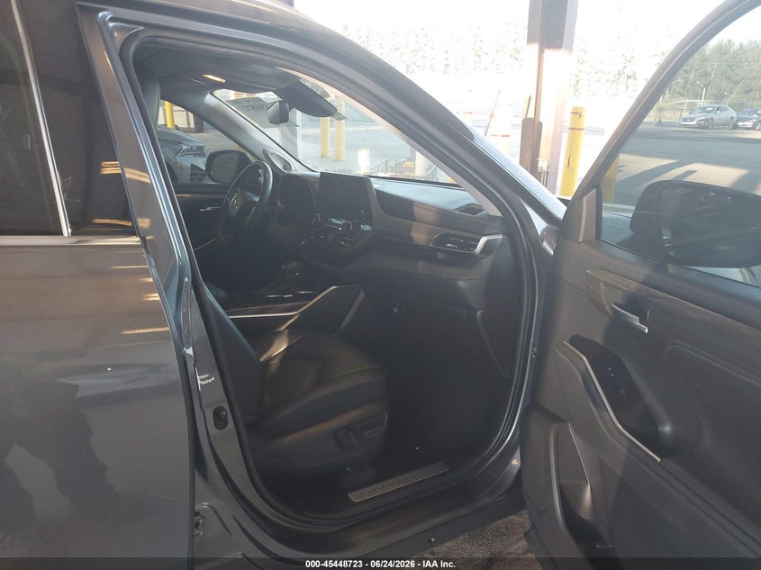 2023 Toyota Highlander VIN 5TDXBRCH8PS121185 IAAI salvage auction — FRONT END, Salvage Title, sold $20,100 on 2026-07-12 (photo 5)