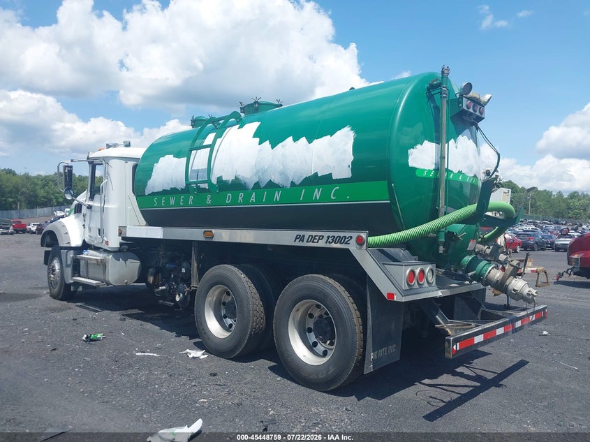 2019 Mack Granite VIN 1M2GR2GC4KM005094 IAAI salvage auction — ROLLOVER, Salvage (Pennsylvania), sold $11,000 on 2026-08-11 (photo 3)