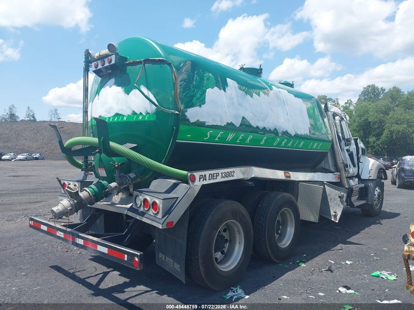 2019 Mack Granite VIN 1M2GR2GC4KM005094 IAAI salvage auction — ROLLOVER, Salvage (Pennsylvania), sold $11,000 on 2026-08-11 (photo 4)