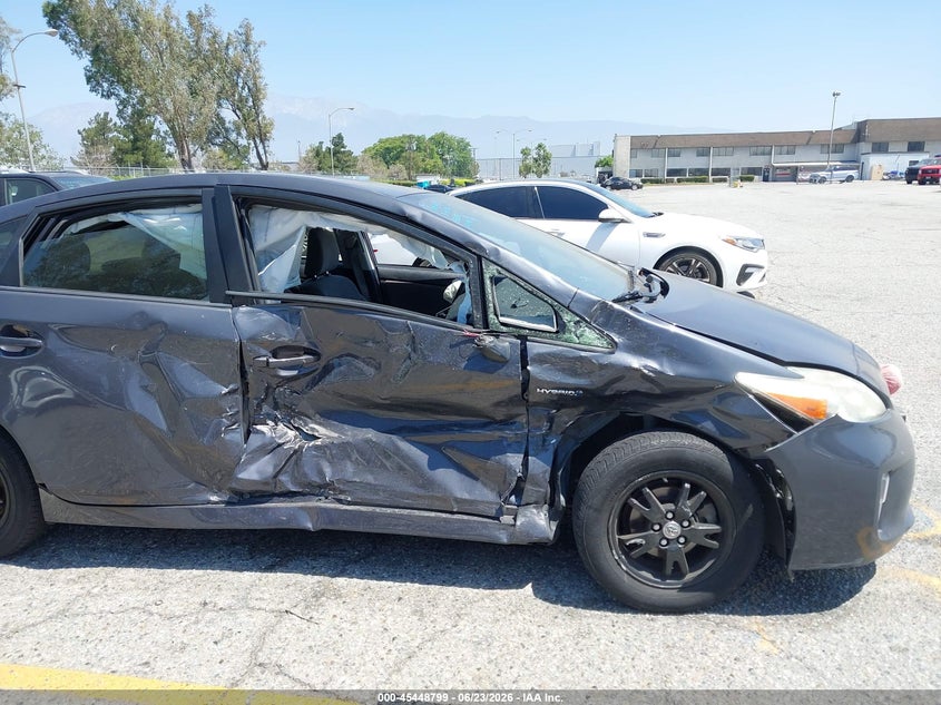 2014 Toyota Prius VIN JTDKN3DU7E1770593 IAAI salvage auction — SIDE, Non-Repairable (California), sold $1,525 on 2026-07-14 (photo 6)