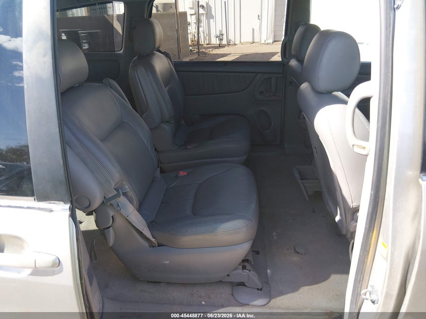 2004 Toyota Sienna VIN 5TDZA22C44S145861 IAAI salvage auction — REAR END, Salvage (Arizona), sold $650 on 2026-07-23 (photo 8)
