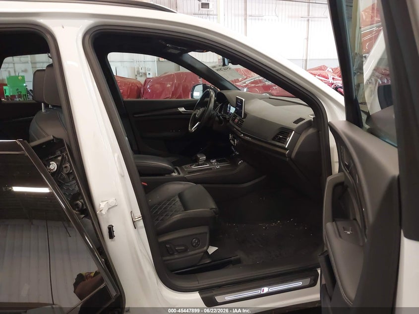 2019 Audi Sq5 VIN WA1C4AFY1K2101974 IAAI salvage auction — RIGHT SIDE, Salvage (Oregon), sold $12,250 on 2026-08-20 (photo 5)