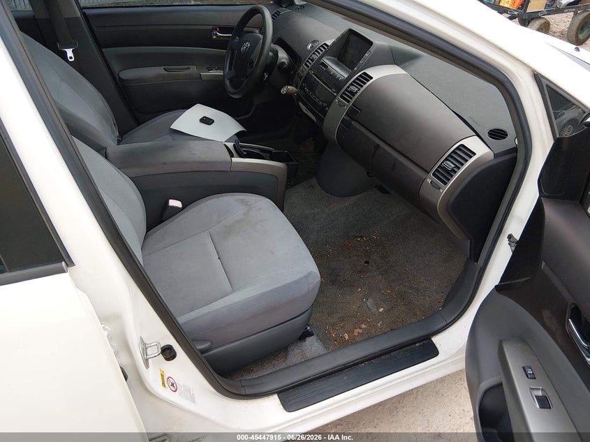 2005 Toyota Prius VIN JTDKB20U953079353 IAAI salvage auction — NORMAL WEAR, Clear (Wisconsin), sold $300 on 2026-07-29 (photo 5)