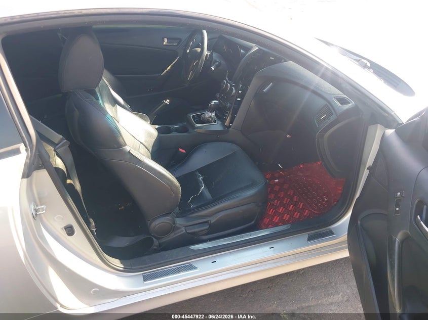 2013 Hyundai Genesis VIN KMHHU6KJ9DU105579 IAAI salvage auction — NORMAL WEAR, Clear (Utah), sold $300 on 2026-07-09 (photo 5)