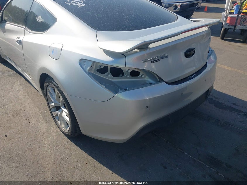 2013 Hyundai Genesis VIN KMHHU6KJ9DU105579 IAAI salvage auction — NORMAL WEAR, Clear (Utah), sold $300 on 2026-07-09 (photo 6)