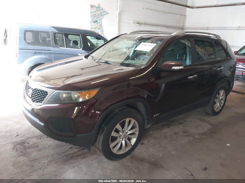 2011 Kia Sorento VIN 5XYKTDA2XBG177806 IAAI salvage auction — NORMAL WEAR, Clear (Wisconsin), sold $1,000 on 2026-07-29 (photo 2)