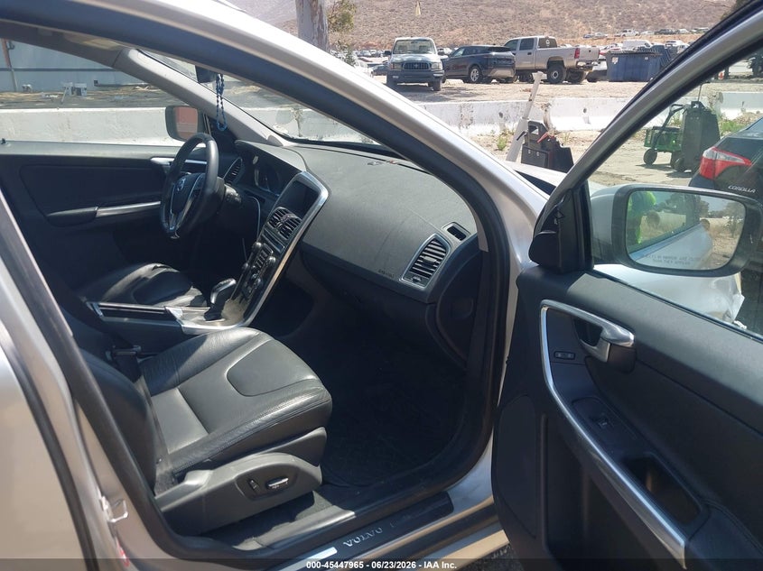2014 Volvo Xc60 VIN YV4940DL8E2516518 IAAI salvage auction — RIGHT FRONT, Salvage (California), sold $2,450 on 2026-07-14 (photo 5)
