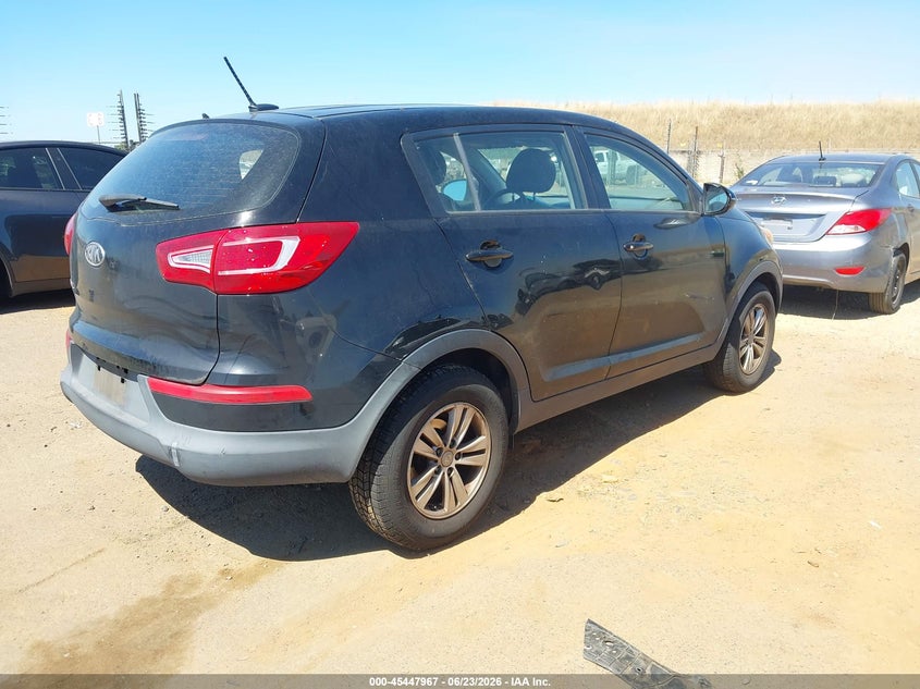 2011 Kia Sportage VIN KNDPB3A28B7013924 IAAI salvage auction — NORMAL WEAR, Clear - Dealer Only (California), sold $775 on 2026-07-08 (photo 4)
