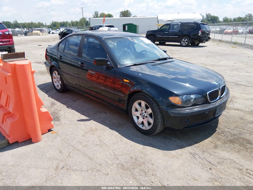 2003 BMW 3er VIN WBAET37403NJ29593 IAAI salvage auction — REAR END, Clear (Virginia), sold $325 on 2026-07-19 (photo 1)