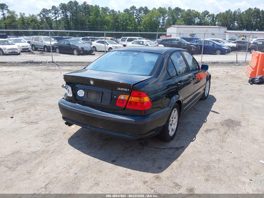 2003 BMW 3er VIN WBAET37403NJ29593 IAAI salvage auction — REAR END, Clear (Virginia), sold $325 on 2026-07-19 (photo 4)