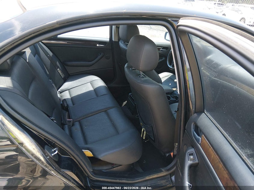2003 BMW 3er VIN WBAET37403NJ29593 IAAI salvage auction — REAR END, Clear (Virginia), sold $325 on 2026-07-19 (photo 8)