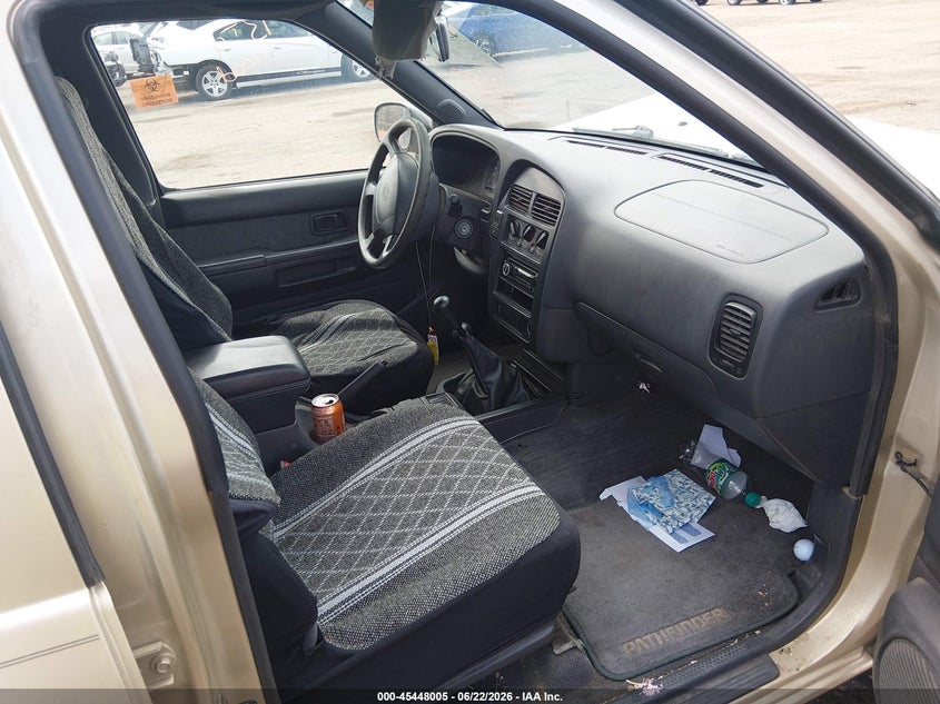 1997 Nissan Pathfinder VIN JN8AR05Y2VW153626 IAAI salvage auction — LEFT FRONT, Salvage (Colorado), sold $300 on 2026-08-01 (photo 5)