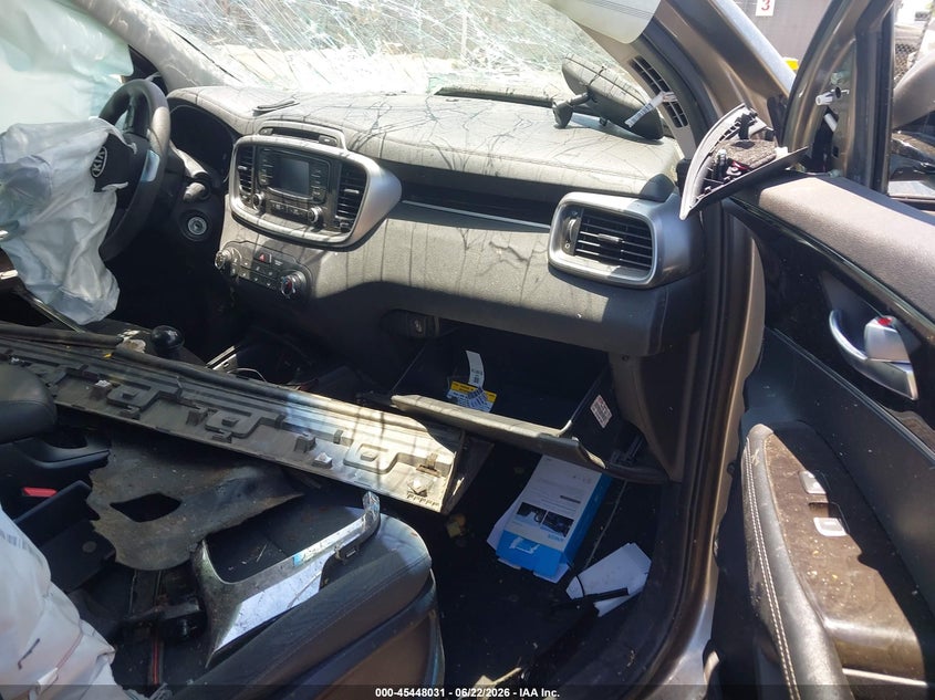 2016 Kia Sorento VIN 5XYPGDA51GG139909 IAAI salvage auction — BIO HAZARD, Non-Repairable (California), sold $275 on 2026-07-15 (photo 5)