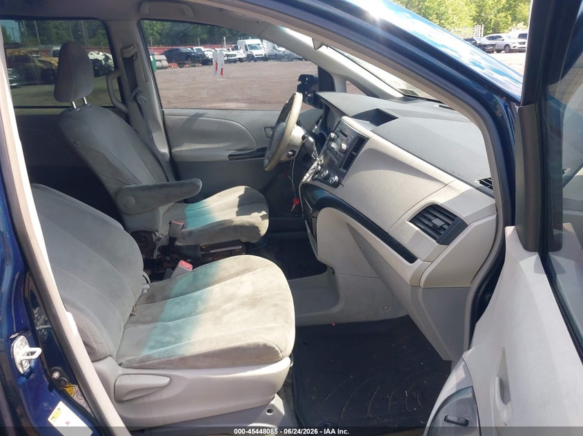 2011 Toyota Sienna VIN 5TDKA3DC7BS007748 IAAI salvage auction — NORMAL WEAR, Clear (New York), sold $1,150 on 2026-07-08 (photo 5)