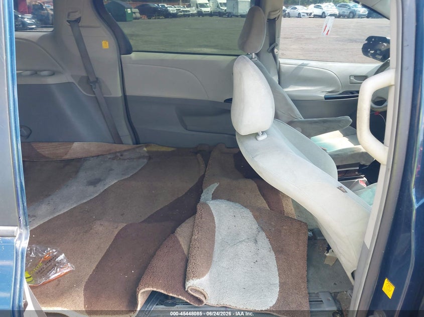 2011 Toyota Sienna VIN 5TDKA3DC7BS007748 IAAI salvage auction — NORMAL WEAR, Clear (New York), sold $1,150 on 2026-07-08 (photo 8)