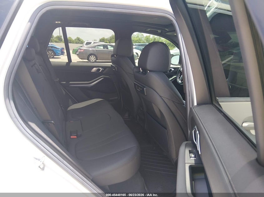 2019 BMW X5 VIN 5UXCR6C59KLL39305 IAAI salvage auction — HAIL, Original (Texas), sold $20,100 on 2026-07-24 (photo 8)