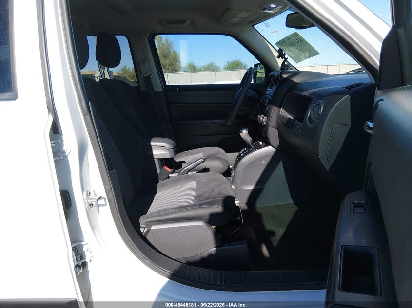 2016 Jeep Liberty (patriot) VIN 1C4NJPBA8GD588945 IAAI salvage auction — FRONT END, Salvage (Nevada), sold $800 on 2026-07-25 (photo 5)