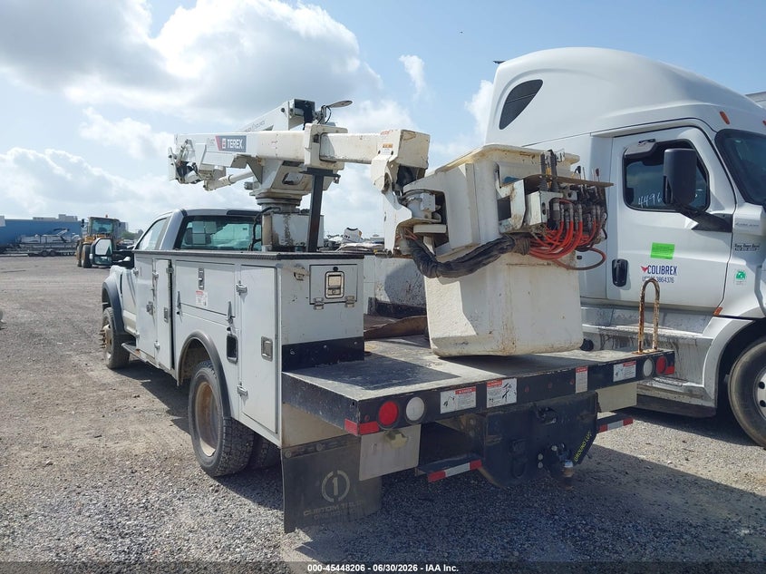 2019 Ford F-550 chassis VIN 1FDUF5HY3KDA18443 IAAI salvage auction — SIDE, Enterprise Vehicles Clear Only (Texas), sold $10,500 on 2026-07-20 (photo 3)