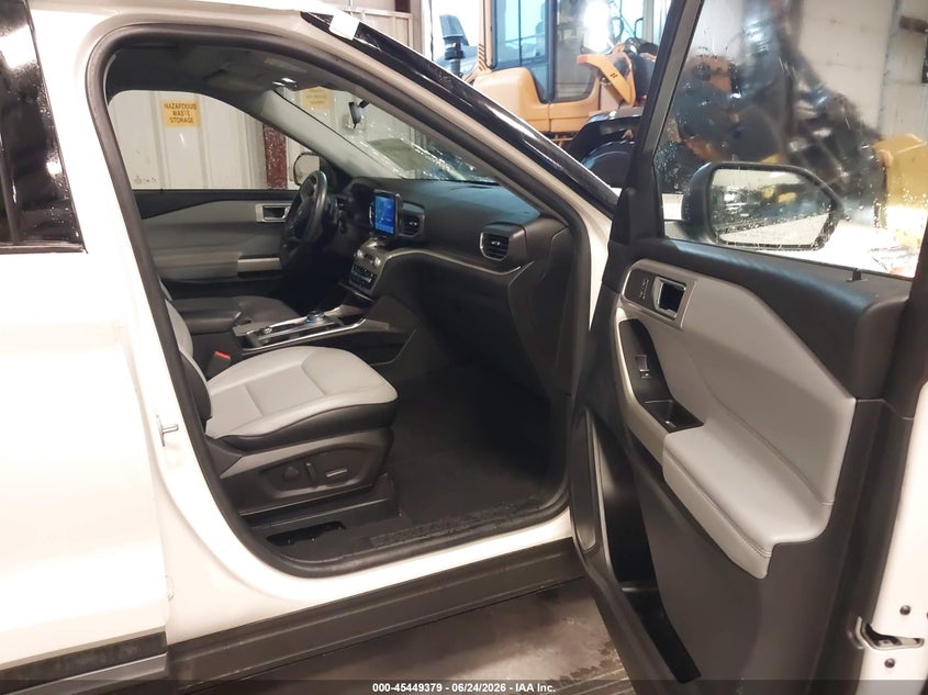 2021 Ford Explorer VIN 1FMSK8DH2MGC18659 IAAI salvage auction — LEFT FRONT, Salvage (Oklahoma), sold $7,900 on 2026-07-11 (photo 5)