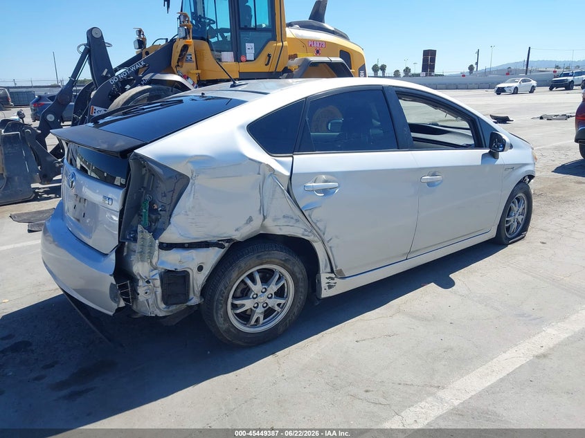 2011 Toyota Prius VIN JTDKN3DU4B0248845 IAAI salvage auction — FRONT & REAR, Salvage (California), sold $850 on 2026-07-08 (photo 4)
