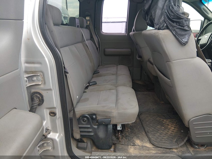2006 Ford F-150 VIN 1FTRX14W06FB15095 IAAI salvage auction — NORMAL WEAR, Clear (Pennsylvania), sold $600 on 2026-07-11 (photo 8)