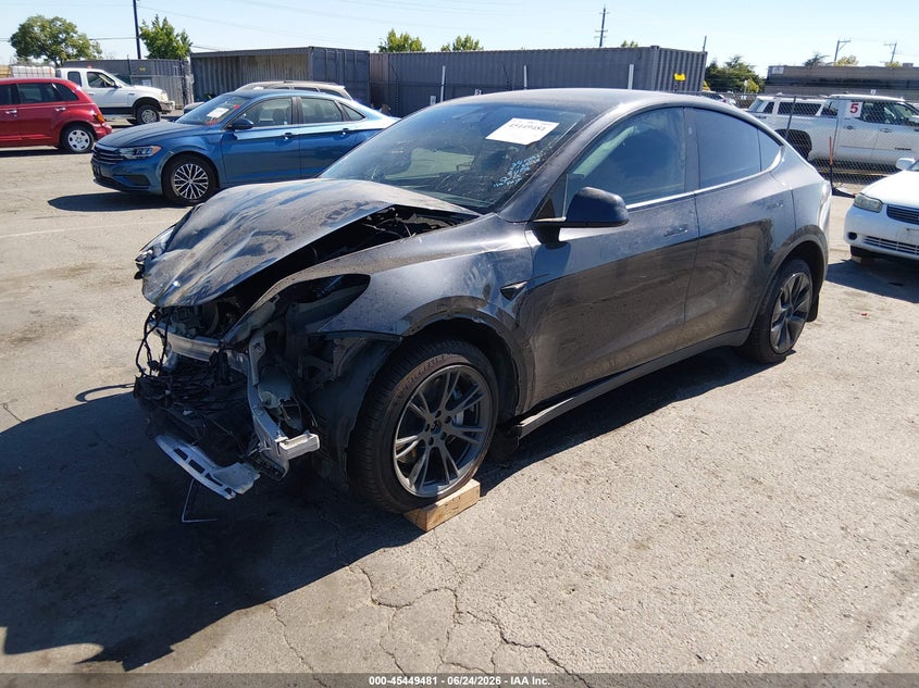 2024 Tesla Model y VIN 7SAYGDEE1RF183324 IAAI salvage auction — FRONT END, Salvage (California), sold $8,900 on 2026-08-02 (photo 2)
