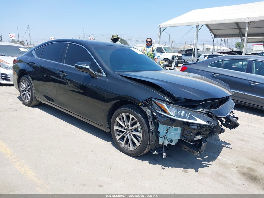 2025 Lexus ES VIN 58ACZ1B19SU218694 IAAI salvage auction — LEFT FRONT, Salvage Title, sold $15,300 on 2026-07-29 (photo 1)