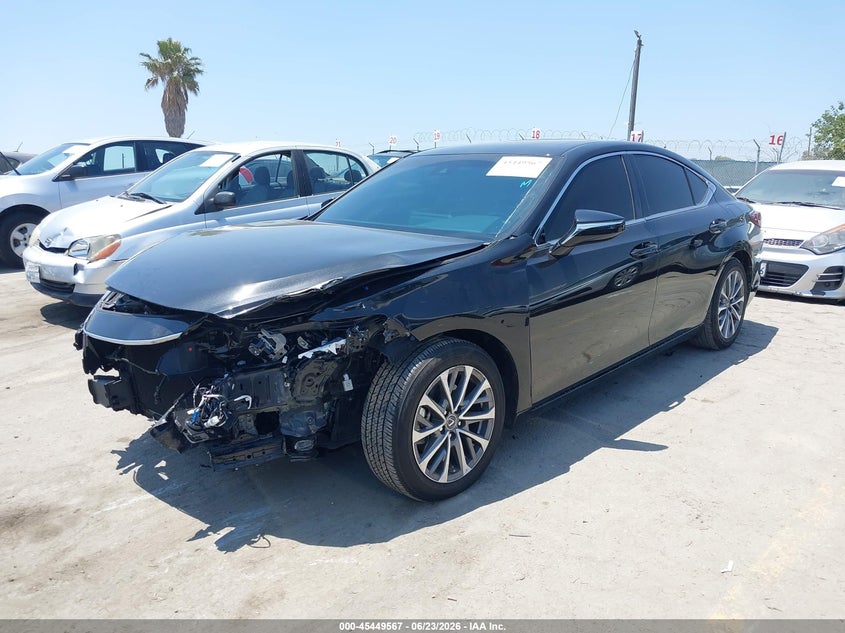 2025 Lexus ES VIN 58ACZ1B19SU218694 IAAI salvage auction — LEFT FRONT, Salvage Title, sold $15,300 on 2026-07-29 (photo 2)
