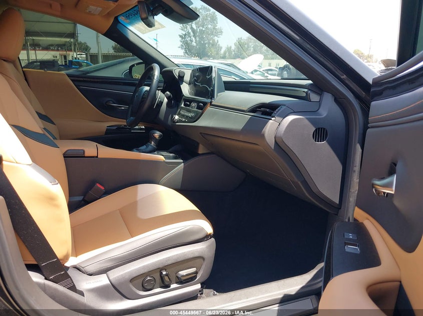 2025 Lexus ES VIN 58ACZ1B19SU218694 IAAI salvage auction — LEFT FRONT, Salvage Title, sold $15,300 on 2026-07-29 (photo 5)