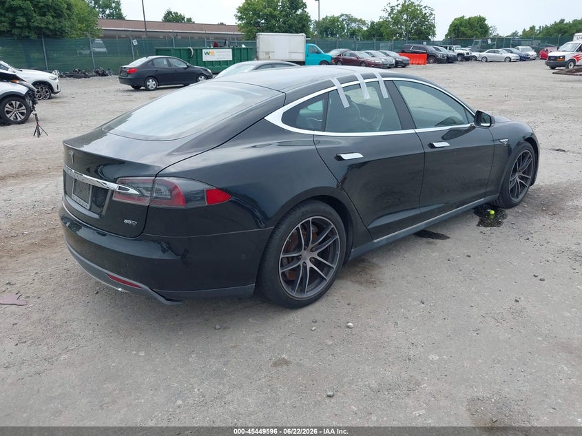 2015 Tesla Model s VIN 5YJSA1H26FF093988 IAAI salvage auction — NORMAL WEAR, Clear (Pennsylvania), sold $3,350 on 2026-07-17 (photo 4)