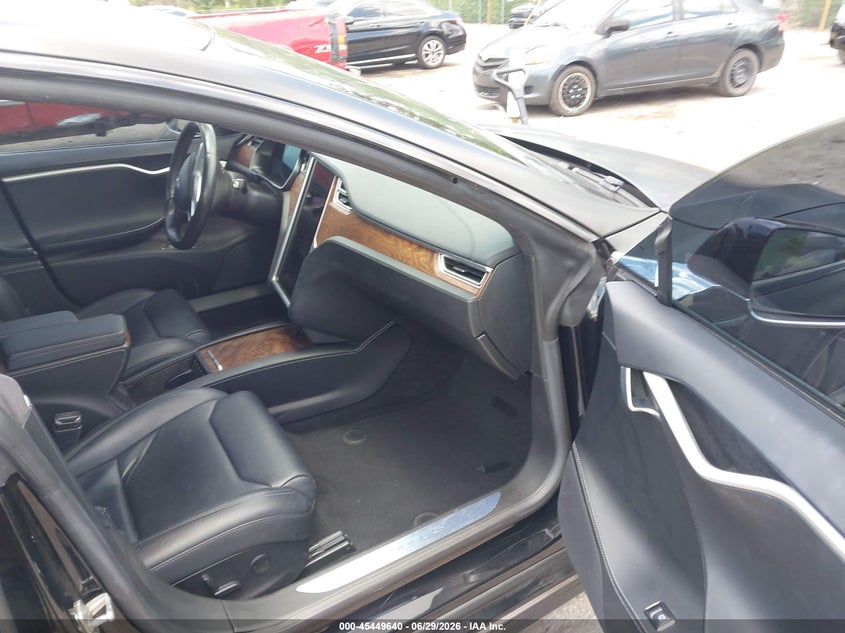 2017 Tesla Model s VIN 5YJSA1E23HF229582 IAAI salvage auction — NORMAL WEAR, Salvage Title, sold $1,550 on 2026-07-29 (photo 5)