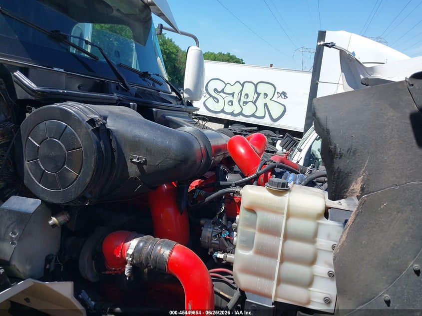 2003 International 9000-series VIN 2HSCEAPR63C069403 IAAI salvage auction — LEFT SIDE, Salvage (Pennsylvania), sold $5,000 on 2026-07-08 (photo 9)