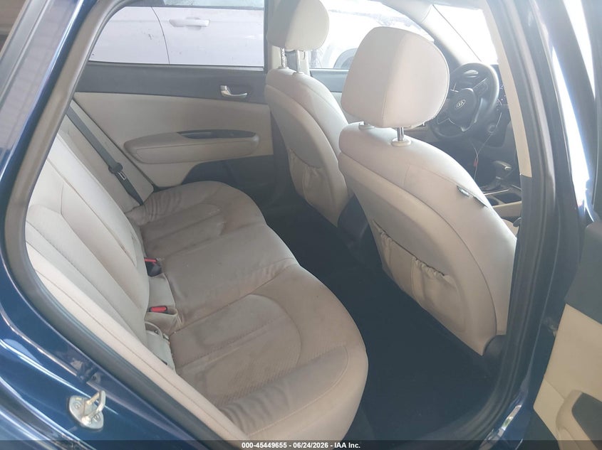 2018 Kia Optima VIN 5XXGT4L39JG274011 IAAI salvage auction — NORMAL WEAR, Original (Texas), sold $25 on 2026-07-29 (photo 8)