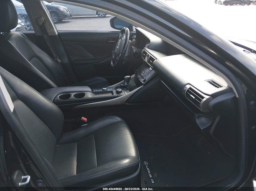 2014 Lexus Is 250 VIN JTHBF1D24E5038204 IAAI salvage auction — NORMAL WEAR, Original (Texas), sold $3,800 on 2026-07-20 (photo 5)