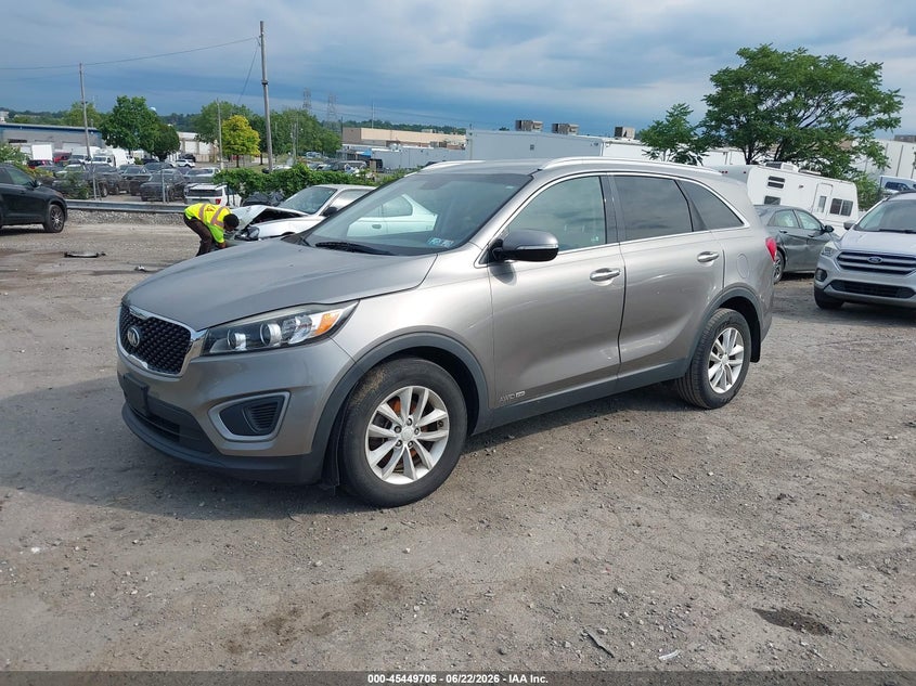 2016 Kia Sorento VIN 5XYPGDA51GG172053 IAAI salvage auction — NORMAL WEAR, Clear (Pennsylvania), sold $2,100 on 2026-07-31 (photo 2)