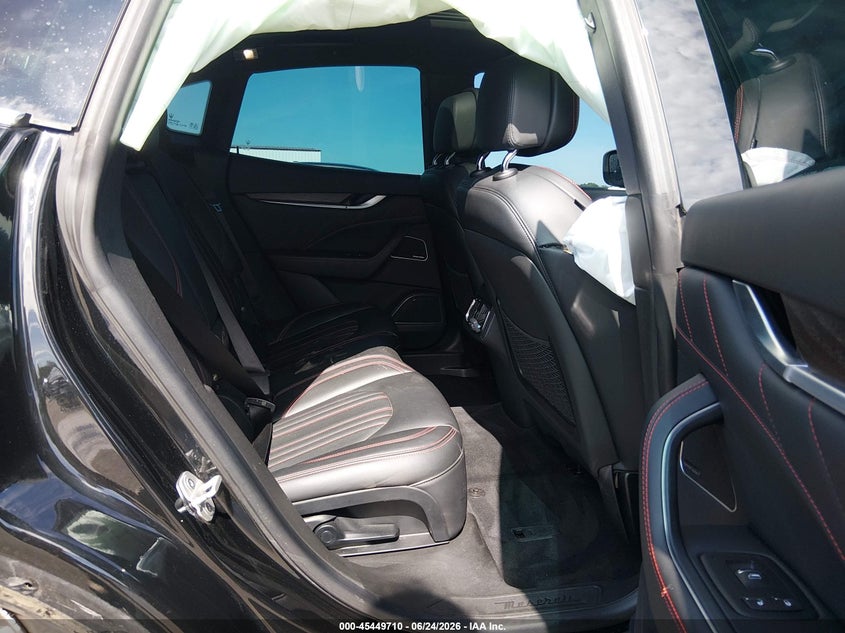 2019 Maserati Levante VIN ZN661XUA8KX309727 IAAI salvage auction — REAR END, Salvage Title, sold $4,950 on 2026-08-08 (photo 8)