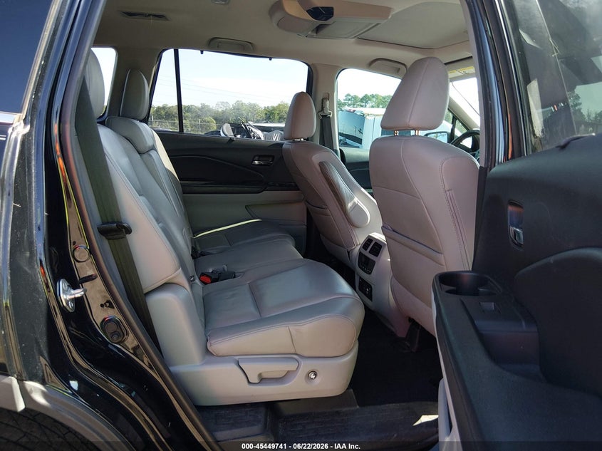 2019 Honda Pilot VIN 5FNYF5H40KB017035 IAAI salvage auction — NORMAL WEAR, Clear (Florida), sold $7,050 on 2026-07-25 (photo 8)
