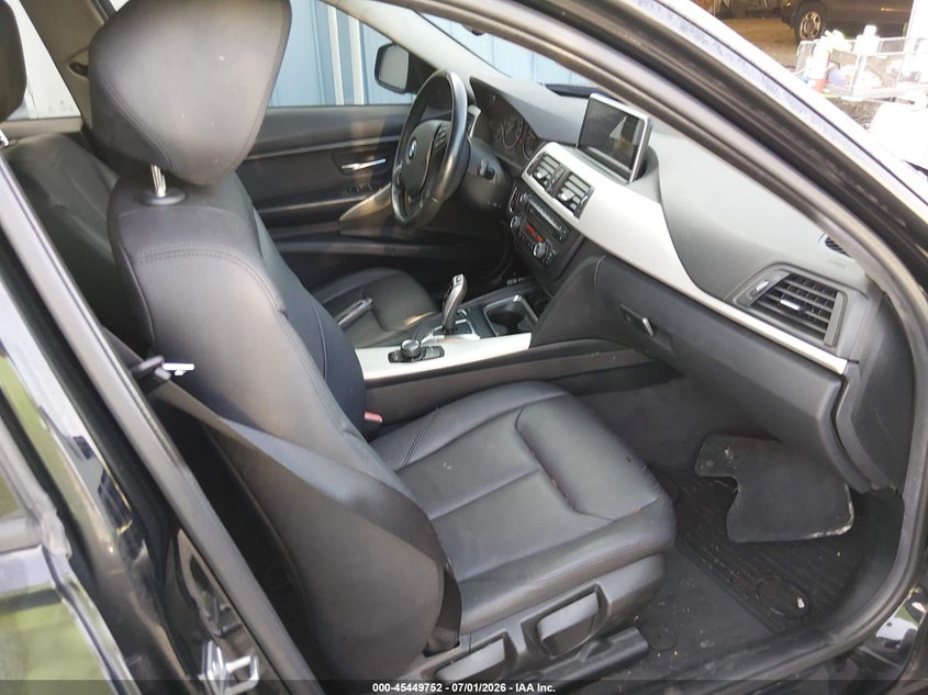 2015 BMW 3er VIN WBA3C3C5XFK202206 IAAI salvage auction — NORMAL WEAR, Original (Kentucky), sold $725 on 2026-07-27 (photo 5)