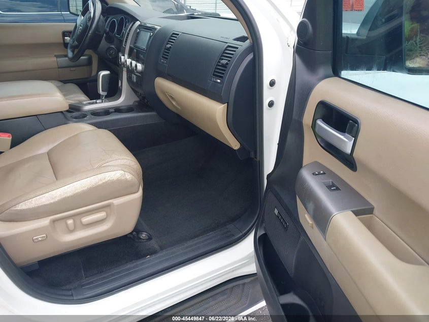 2015 Toyota Sequoia VIN 5TDKY5G12FS059666 IAAI salvage auction — NORMAL WEAR, Repossession Paperwork (Georgia), sold $4,100 on 2026-07-29 (photo 5)