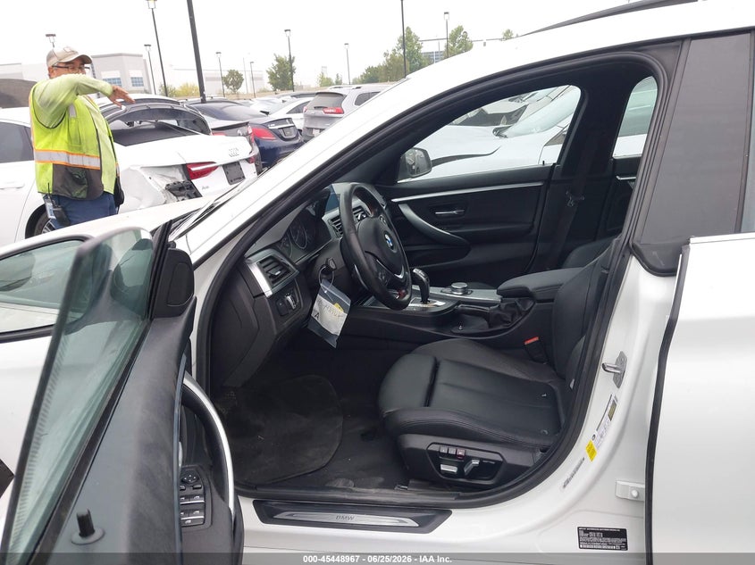 2019 BMW 4er VIN WBA4J1C55KBM14942 IAAI salvage auction — REAR END, Salvage Title, sold $3,650 on 2026-07-17 (photo 5)