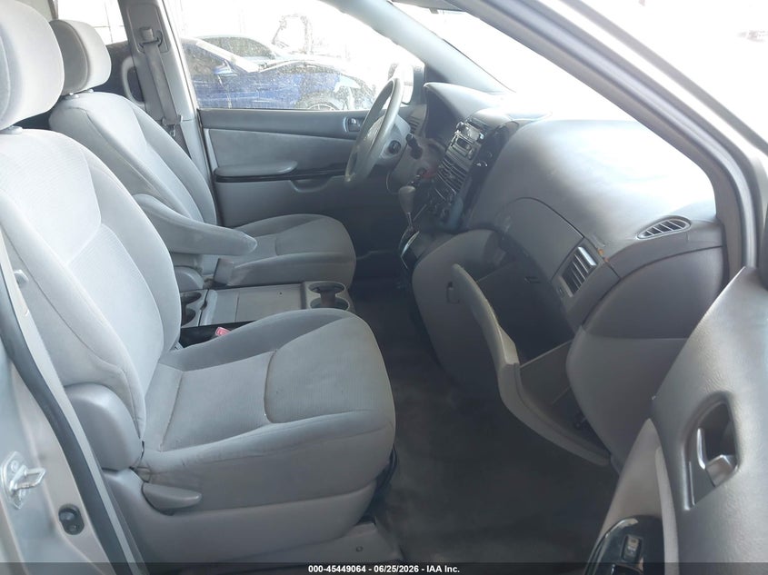 2005 Toyota Sienna VIN 5TDZA23C75S252662 IAAI salvage auction — RIGHT FRONT, Salvage (California), sold $400 on 2026-07-30 (photo 5)