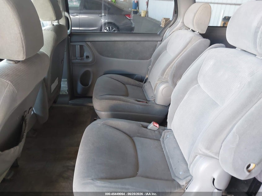 2005 Toyota Sienna VIN 5TDZA23C75S252662 IAAI salvage auction — RIGHT FRONT, Salvage (California), sold $400 on 2026-07-30 (photo 8)