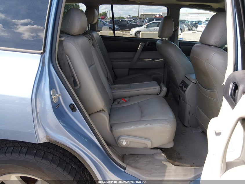 2010 Toyota Highlander VIN 5TDBK3EH8AS015069 IAAI salvage auction — NORMAL WEAR, Clear (Indiana), sold $1,125 on 2026-07-21 (photo 8)