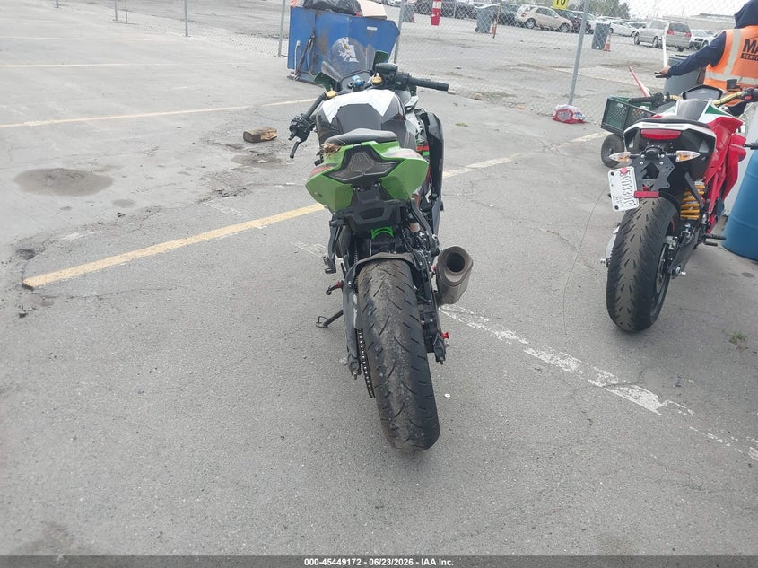 2023 Kawasaki Zx VIN ML5ZXCS17PDA00488 IAAI salvage auction — LEFT & RIGHT, Salvage (California), sold $2,500 on 2026-07-15 (photo 6)