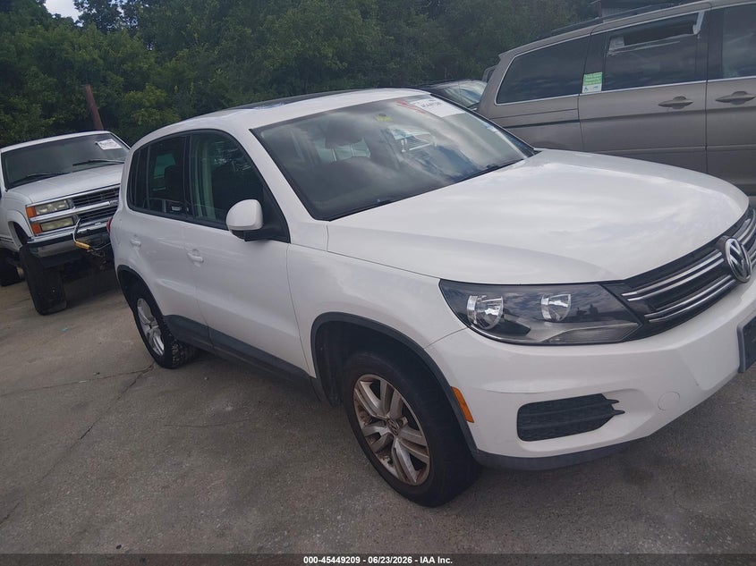 2013 Volkswagen Tiguan VIN WVGAV7AX1DW527604 IAAI salvage auction — NORMAL WEAR, Original (Texas), sold $500 on 2026-07-27 (photo 1)
