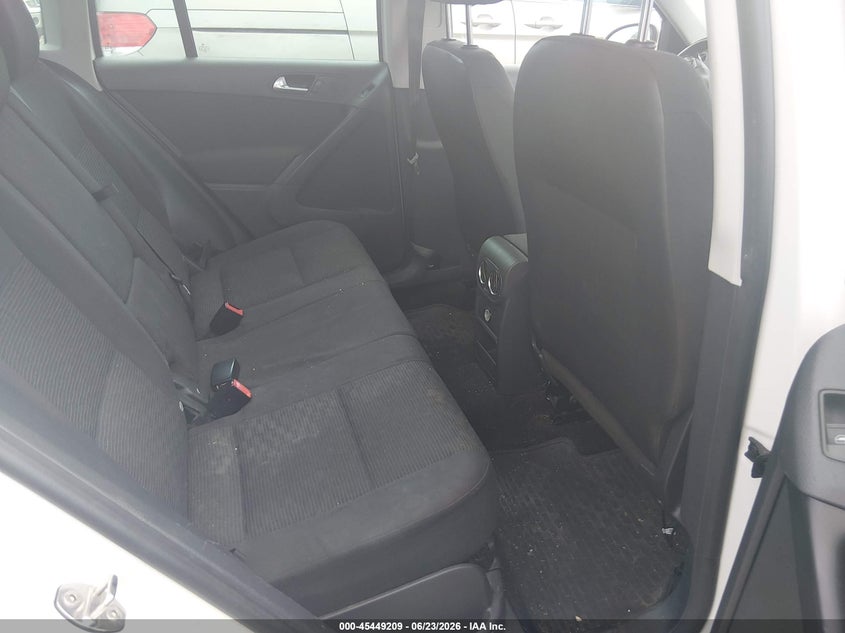 2013 Volkswagen Tiguan VIN WVGAV7AX1DW527604 IAAI salvage auction — NORMAL WEAR, Original (Texas), sold $500 on 2026-07-27 (photo 8)