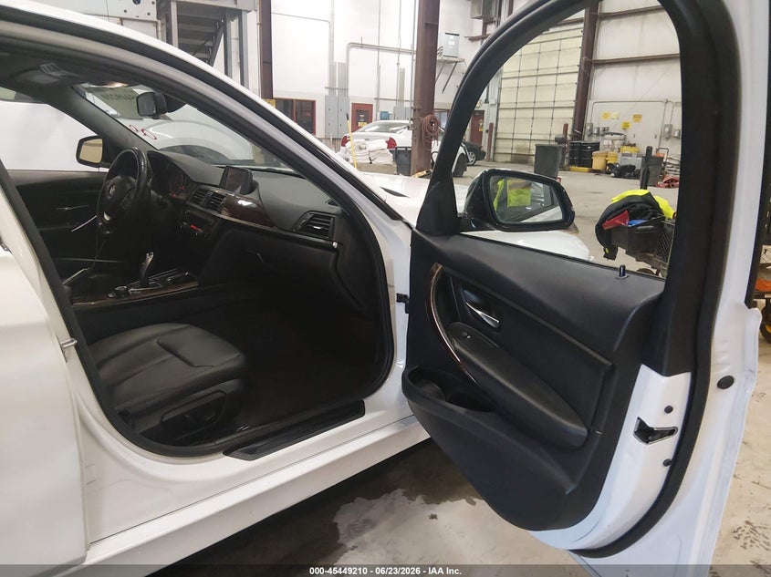 2015 BMW VIN WBA3C1C57FP851601 IAAI salvage auction — FRONT END, Salvage Title, sold $675 on 2026-08-21 (photo 5)